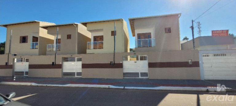 Sobrado com 2 Quartos à Venda, 82 m² em Sao Francisco - Serra