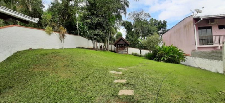Imagem Sobrado com 4 Quartos à Venda, 269 m² em Santa Catarina - Joinville