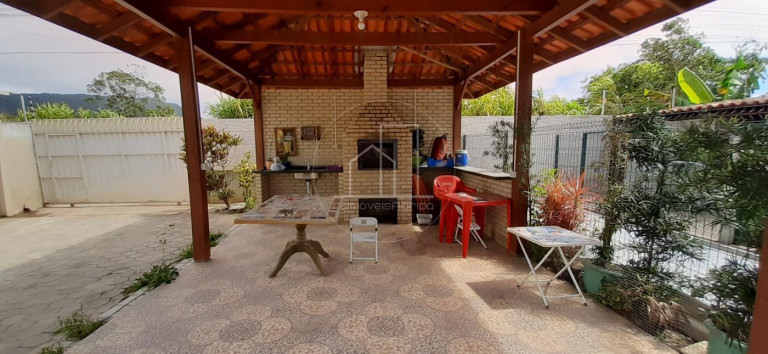 Imagem Casa com 3 Quartos à Venda, 200 m² em São João Do Rio Vermelho - Florianópolis Imagem Casa com 3 Quartos à Venda, 200 m² em São João Do Rio Vermelho - Florianópolis