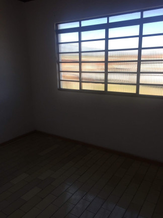 Imagem Galpão à Venda, 250 m² em Jardim Rosely - Pindamonhangaba Imagem Galpão à Venda, 250 m² em Jardim Rosely - Pindamonhangaba