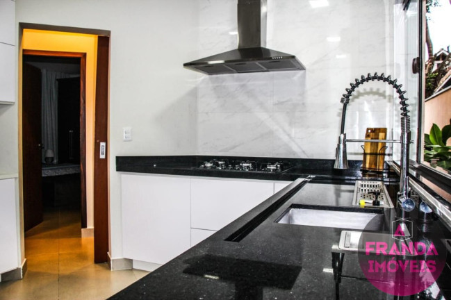 Casa de Condomínio com 3 Quartos à Venda, 180 m² em Horto Florestal - Ubatuba