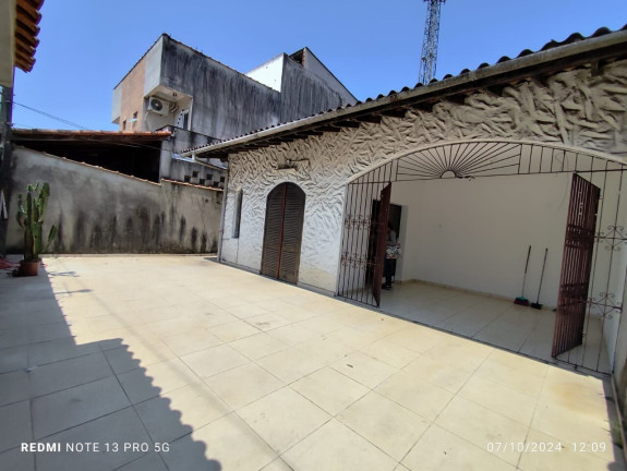 Casa com 3 Quartos para Alugar, 250 m² em Enseada - Guarujá