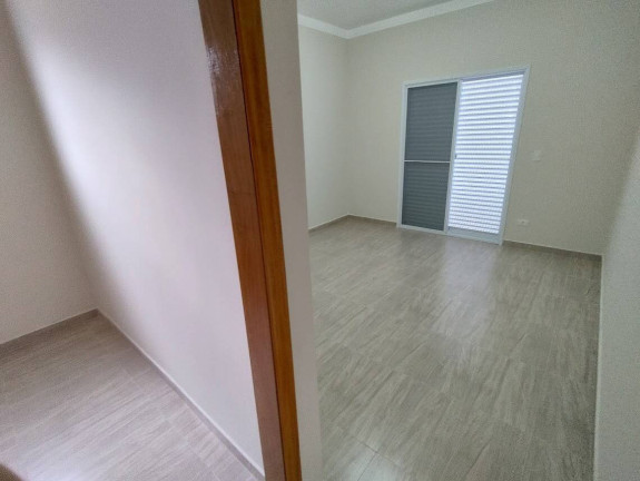 Imagem Casa com 5 Quartos à Venda, 250 m² em Flórida - Praia Grande Imagem Casa com 5 Quartos à Venda, 250 m² em Flórida - Praia Grande