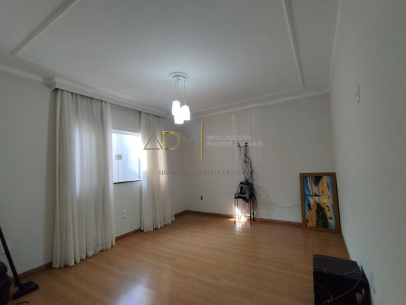 Imagem Casa com 3 Quartos à Venda, 250 m² em Jardim Cambuí - Botucatu