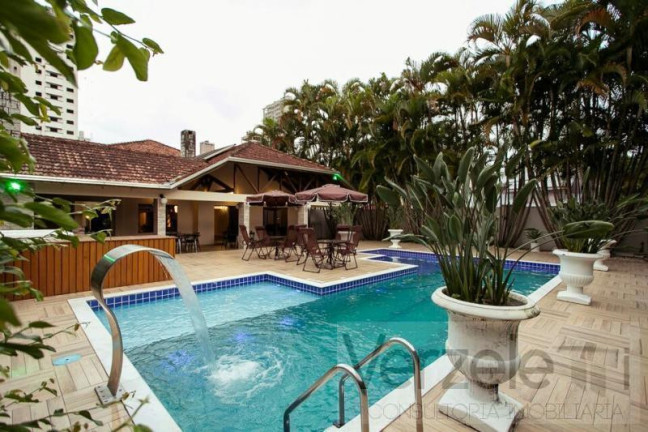 Imagem Casa com 4 Quartos para Temporada, 1.000 m² em Centro - Balneário Camboriú Imagem Casa com 4 Quartos para Temporada, 1.000 m² em Centro - Balneário Camboriú