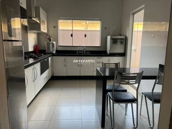 Imagem Casa com 3 Quartos à Venda, 238 m²