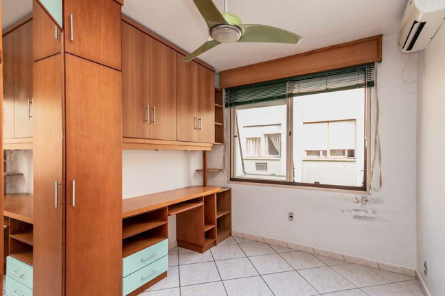 Imagem Apartamento com 2 Quartos à Venda, 65 m² em Teresópolis - Porto Alegre