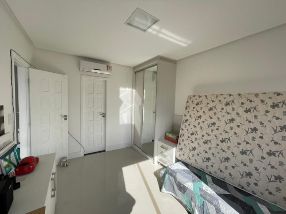 Imagem Casa com 4 Quartos à Venda, 900 m² em Busca Vida - Camaçari Imagem Casa com 4 Quartos à Venda, 900 m² em Busca Vida - Camaçari