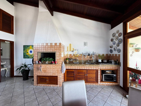 Imagem Casa com 3 Quartos à Venda, 210 m² em Balneário - Florianópolis