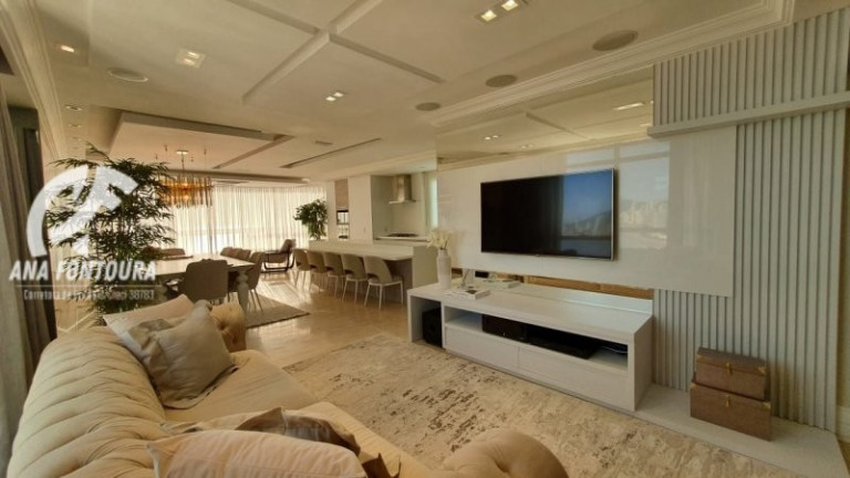 Imagem Cobertura com 3 Quartos à Venda, 273 m² em Centro - Balneário Camboriú