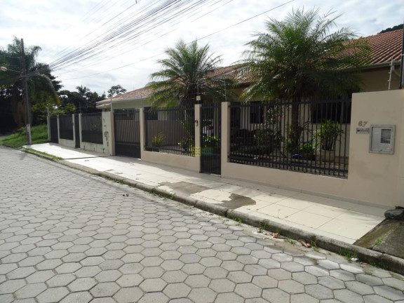 Imagem Casa com 2 Quartos para Alugar ou Temporada, 80 m² em Centro - Porto Belo Imagem Casa com 2 Quartos para Alugar ou Temporada, 80 m² em Centro - Porto Belo