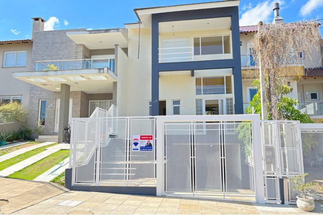 Casa com 3 Quartos à Venda, 230 m² em Hípica - Porto Alegre