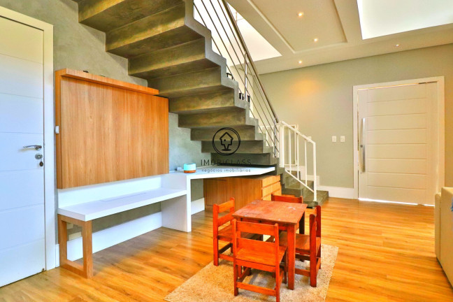 Imagem Casa com 3 Quartos à Venda, 450 m² em Alto Petrópolis - Porto Alegre Imagem Casa com 3 Quartos à Venda, 450 m² em Alto Petrópolis - Porto Alegre