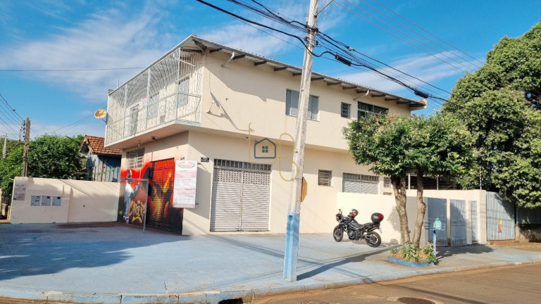 Sobrado com 3 Quartos à Venda, 243 m² em Jardim Palmares - Londrina
