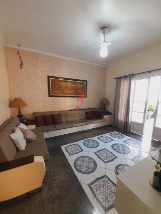 Imagem Sobrado com 4 Quartos para Alugar, 353 m² em Vila Paraíba - Guaratinguetá