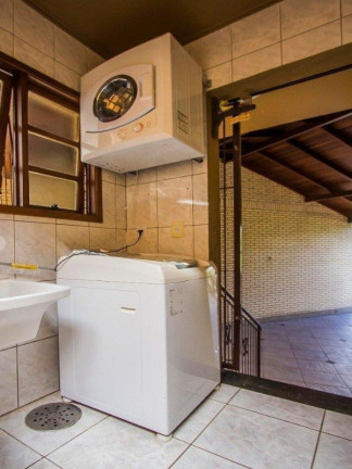 Imagem Casa com 3 Quartos à Venda, 166 m² em Jardim Itu - Porto Alegre Imagem Casa com 3 Quartos à Venda, 166 m² em Jardim Itu - Porto Alegre