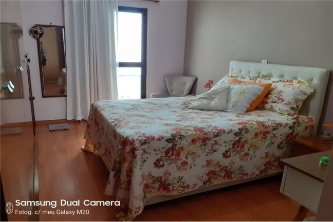 Imagem Apartamento com 3 Quartos à Venda, 126 m²