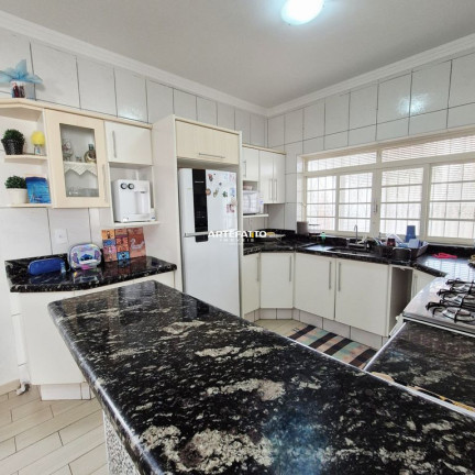 Imagem Casa com 4 Quartos à Venda, 169 m² em Vila Nossa Senhora Das Graças - Franca Imagem Casa com 4 Quartos à Venda, 169 m² em Vila Nossa Senhora Das Graças - Franca