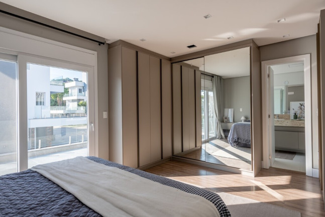 Imagem Casa de Condomínio com 3 Quartos à Venda, 300 m² em Ipanema - Porto Alegre