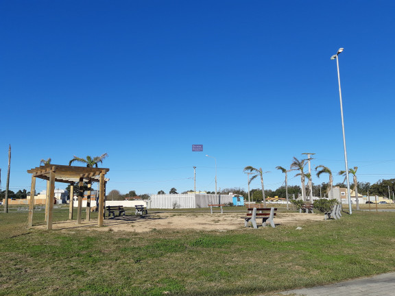 Imagem Terreno à Venda, 250 m² em Parque Residencial Jardim Do Sol - Rio Grande Imagem Terreno à Venda, 250 m² em Parque Residencial Jardim Do Sol - Rio Grande