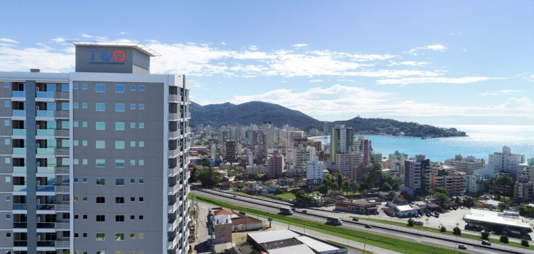 Imagem Apartamento com 2 Quartos à Venda, 70 m² em Tabuleiro Dos Oliveiras - Itapema