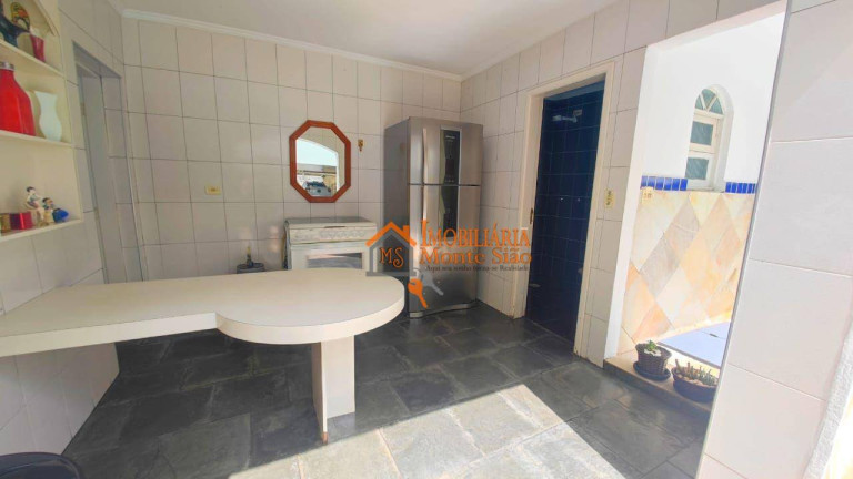 Imagem Sobrado com 3 Quartos à Venda ou Locação, 307 m² em Jardim Santa Mena - Guarulhos Imagem Sobrado com 3 Quartos à Venda ou Locação, 307 m² em Jardim Santa Mena - Guarulhos