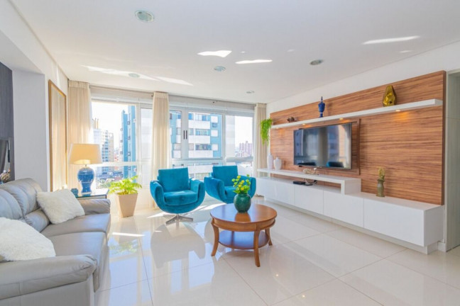Imagem Imóvel com 3 Quartos à Venda, 102 m² em Menino Deus - Porto Alegre Imagem Imóvel com 3 Quartos à Venda, 102 m² em Menino Deus - Porto Alegre