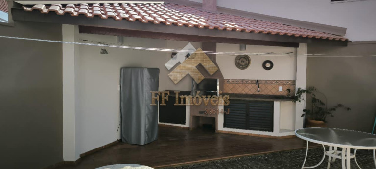 Imagem Casa com 3 Quartos à Venda, 250 m² em São Carlos