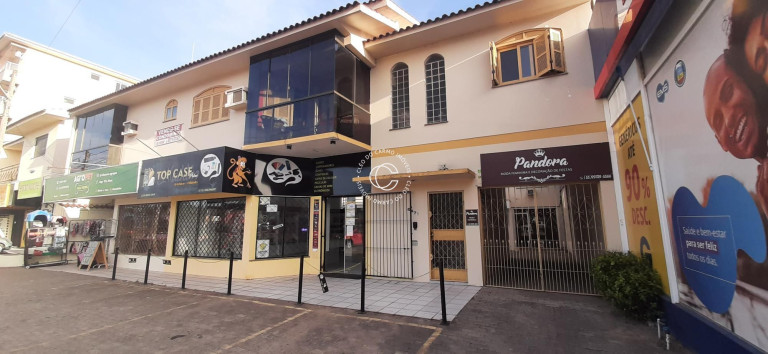 Imóvel Comercial à Venda, 500 m² em Camobi - Santa Maria