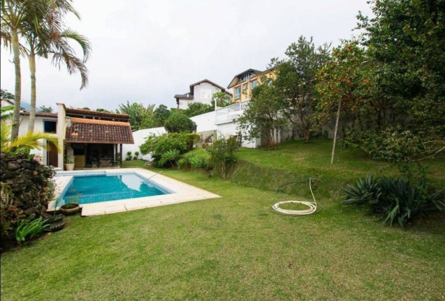 Imagem Casa com 3 Quartos à Venda, 530 m² em Várzea - Teresópolis