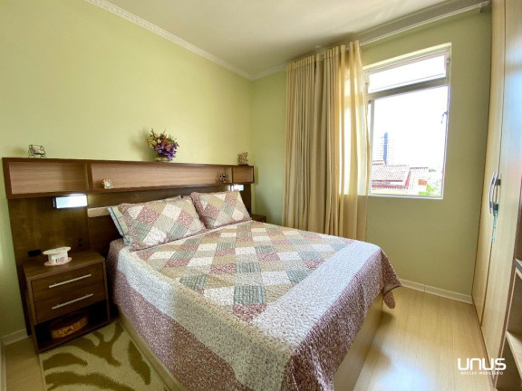 Imagem Casa com 3 Quartos à Venda, em Estreito - Florianópolis Imagem Casa com 3 Quartos à Venda, em Estreito - Florianópolis