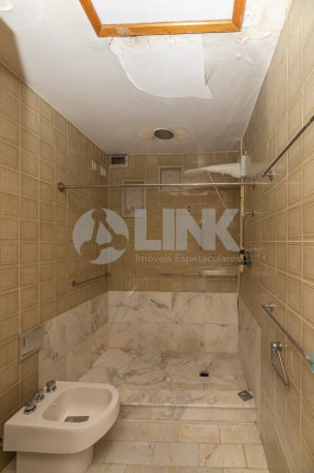 Imagem Casa com 3 Quartos à Venda, 388 m² em Auxiliadora - Porto Alegre Imagem Casa com 3 Quartos à Venda, 388 m² em Auxiliadora - Porto Alegre