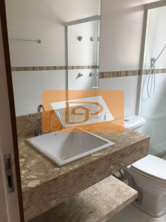 Imagem Casa de Condomínio com 3 Quartos à Venda,  em Nogueira - Petrópolis