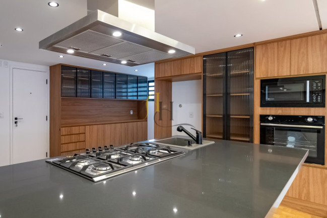 Imagem Apartamento com 3 Quartos à Venda, 220 m² em Cerqueira César - São Paulo
