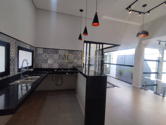 Imagem Casa com 3 Quartos à Venda, 250 m² em Jardim Itália - Botucatu