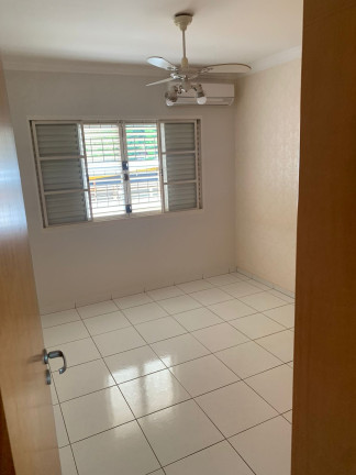 Imagem Casa com 4 Quartos à Venda, 260 m² em Vila Santo Antônio - Bauru