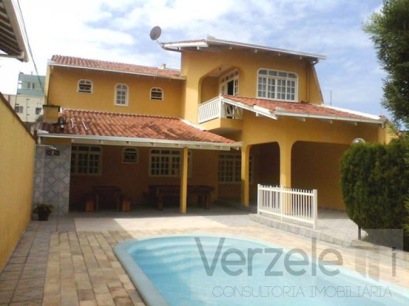 Imagem Casa com 4 Quartos para Temporada, 250 m² em Nações - Balneário Camboriú