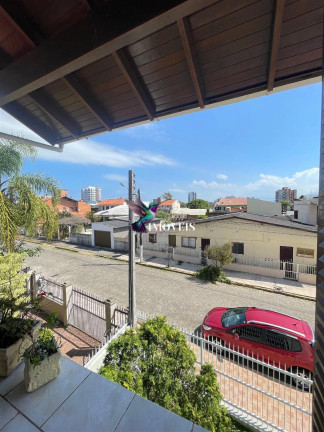 Imagem Casa com 4 Quartos à Venda, 240 m² em Centro - Torres