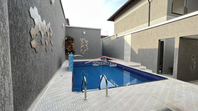 Casa com 2 Quartos à Venda, 54 m² em Maracanã - Praia Grande