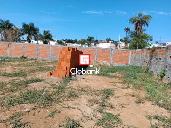 Terreno à Venda, 210 m² em Panorama Ii - Montes Claros