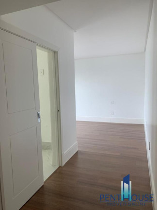 Imagem Apartamento com 3 Quartos à Venda, 151 m² em Centro - Balneário Camboriú Imagem Apartamento com 3 Quartos à Venda, 151 m² em Centro - Balneário Camboriú