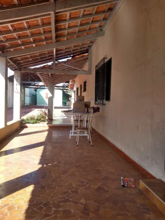 Imagem Casa com 3 Quartos à Venda, 737 m² em Centro - Pirassununga