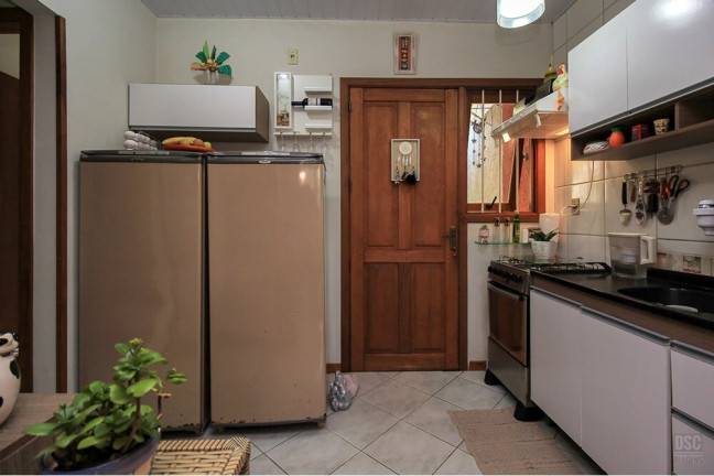 Imagem Casa com 2 Quartos à Venda, em Hípica - Porto Alegre Imagem Casa com 2 Quartos à Venda, em Hípica - Porto Alegre