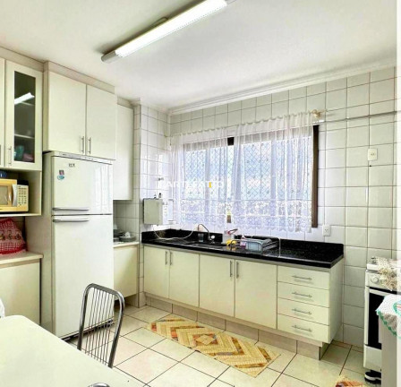 Imagem Apartamento com 3 Quartos à Venda, 137 m²