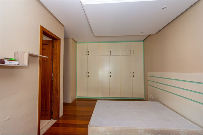 Imagem Casa com 4 Quartos à Venda,  em Moinhos De Vento - Canoas