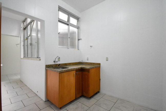 Imagem Imóvel com 3 Quartos à Venda, 94 m² em Menino Deus - Porto Alegre Imagem Imóvel com 3 Quartos à Venda, 94 m² em Menino Deus - Porto Alegre