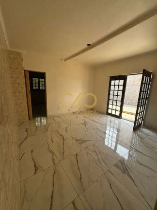 Imagem Casa com 3 Quartos à Venda, 300 m² em Canto Do Forte - Praia Grande Imagem Casa com 3 Quartos à Venda, 300 m² em Canto Do Forte - Praia Grande