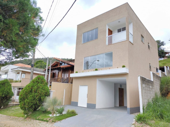 Casa com 4 Quartos à Venda, 216 m² em Albuquerque - Teresópolis