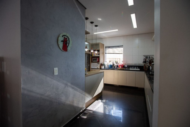 Imagem Casa com 3 Quartos à Venda, 250 m² em Chácara Das Paineiras - Carapicuíba Imagem Casa com 3 Quartos à Venda, 250 m² em Chácara Das Paineiras - Carapicuíba