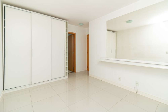 Imagem Apartamento com 2 Quartos à Venda, 69 m² em Passo Da Areia - Porto Alegre